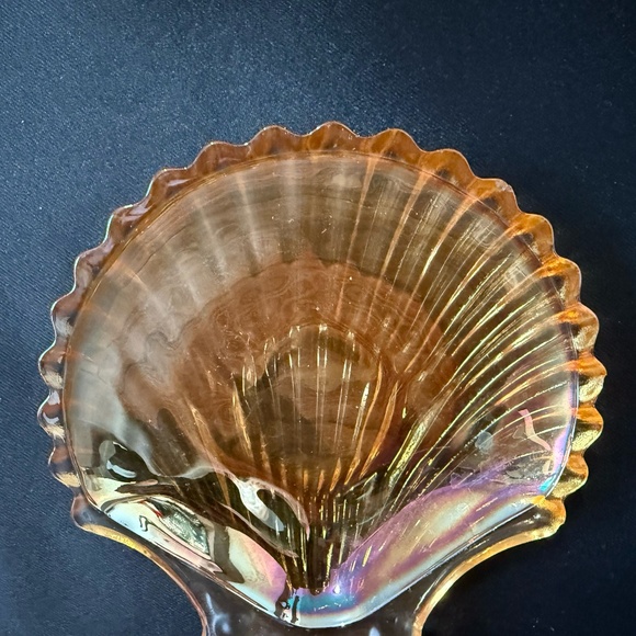Glass Seashell Trinket/Candy Dish - Picture 3 of 9